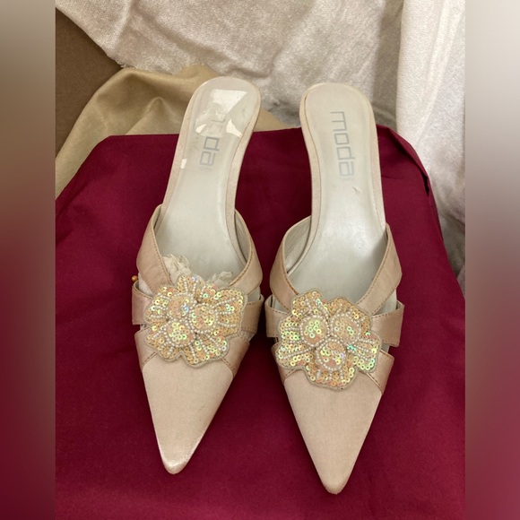 Women's MODA Pointed Toe Mules 6.5M NWOT - Picture 2 of 7